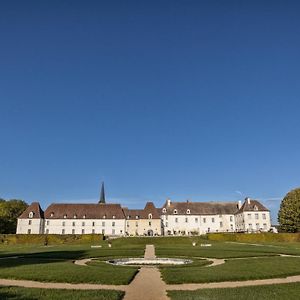 Chateau De Gilly
